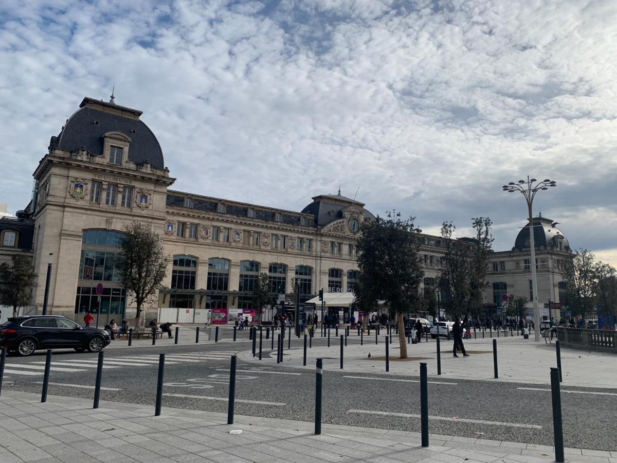 Gare Matabiau Toulouse agréable appartement au bord du canal Esterno foto